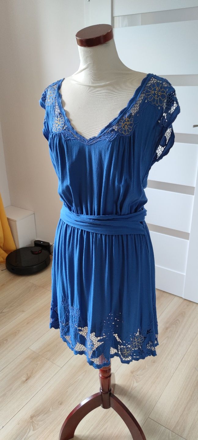 Niebieska sukienka haft ażurowa L/40/12 Miss Selfridge