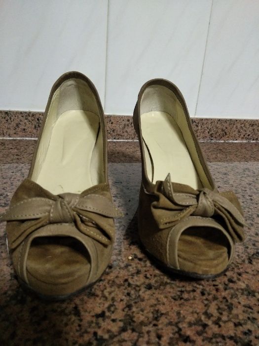 Sapatos de Salto (Caqui; Tamanho 35)