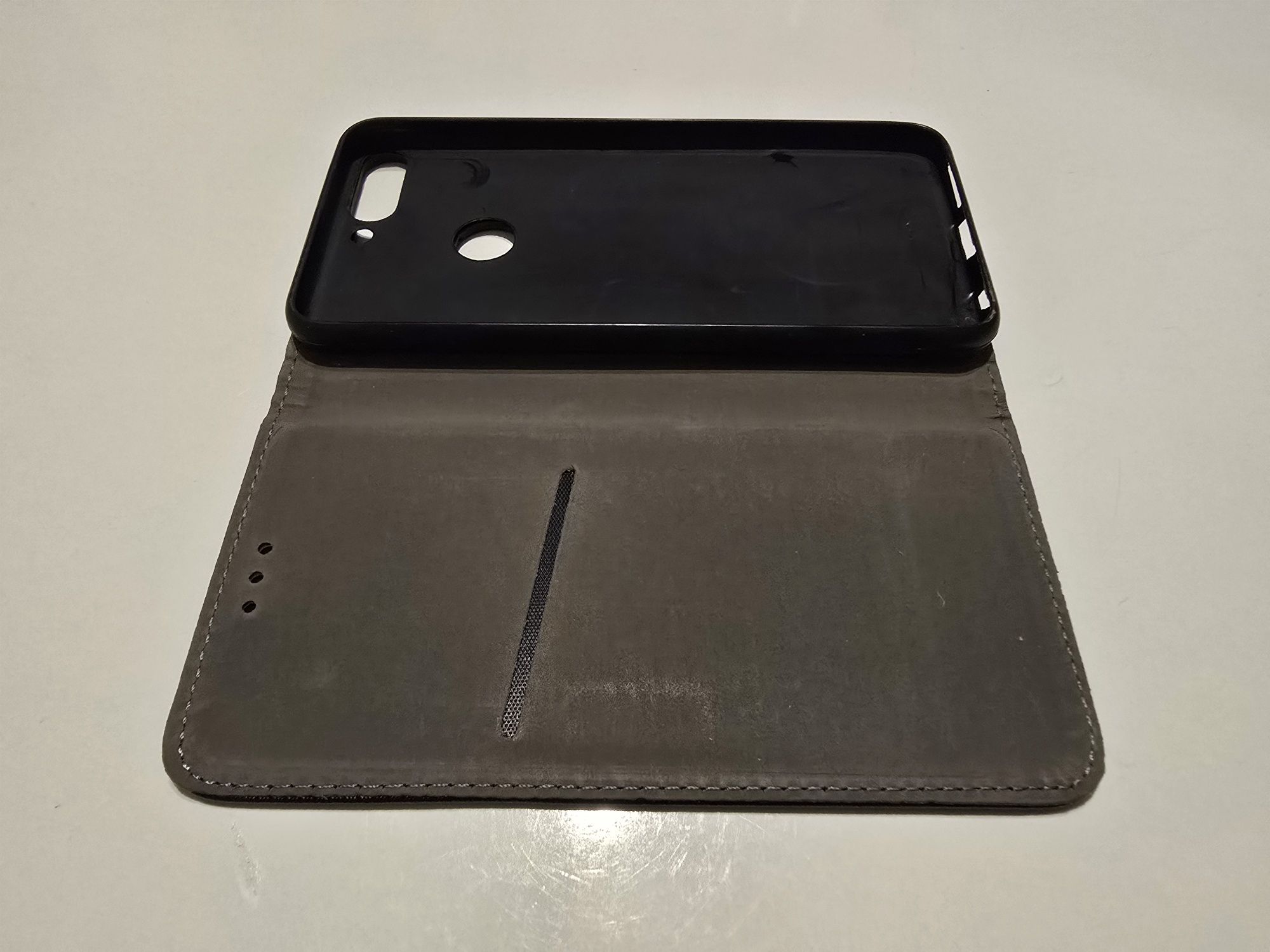 Etui zamykane do Huawei Y7 Prime 2018