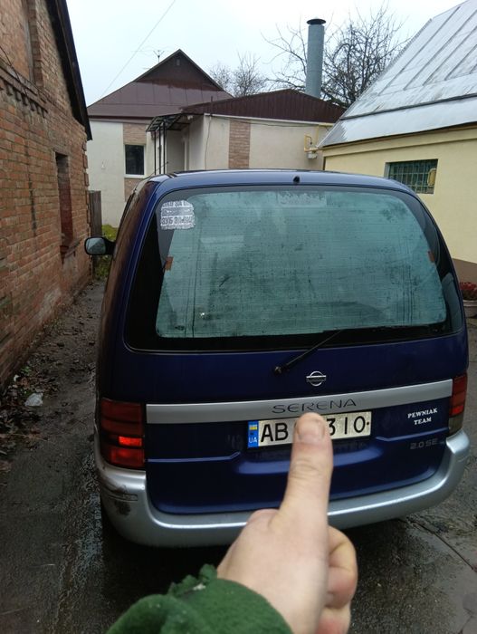 Нісан Серена 2.0