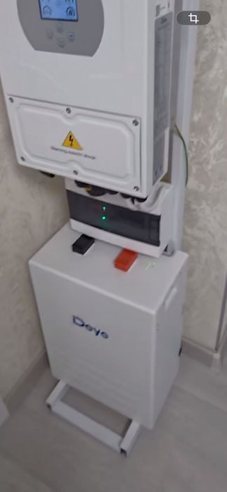 інвертори Deye 5/6/8/12/16 кВт та акумулятори Deye 5 кВт