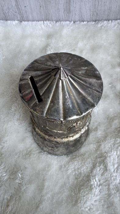 Posrebrzana skarbonka z pozytywką