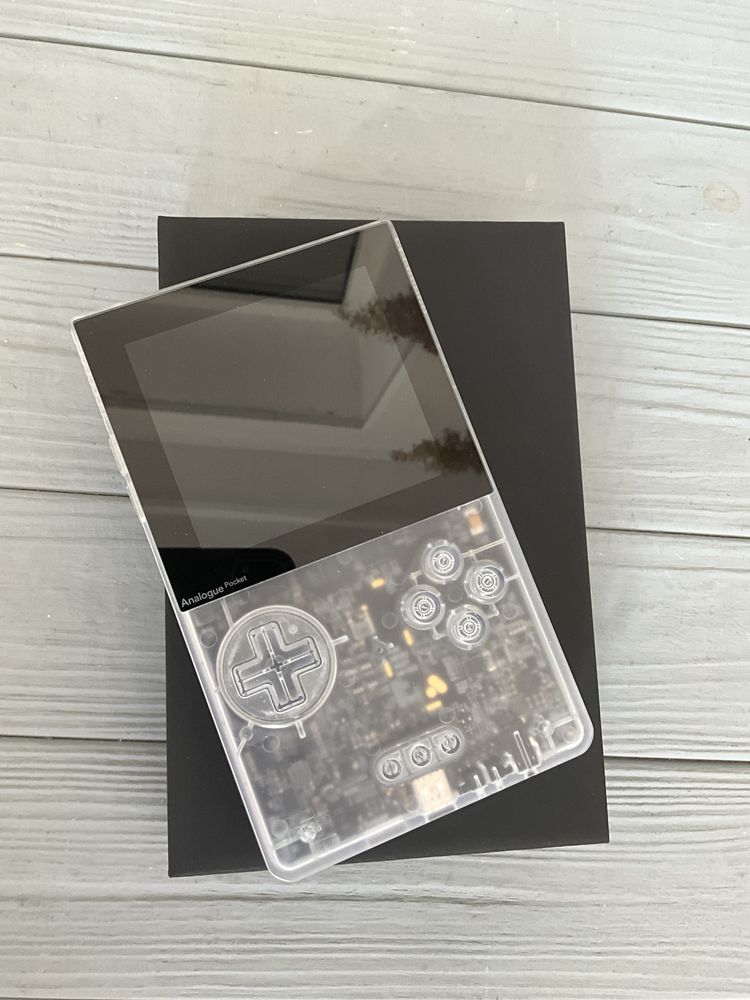 analogue pocket  transparent clear