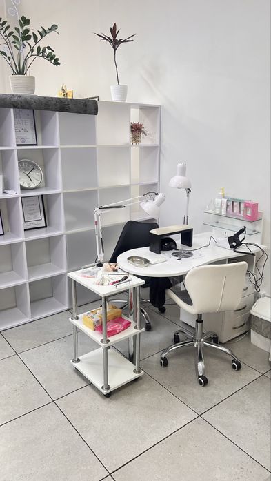 Робоче місце майстрам в салоні краси