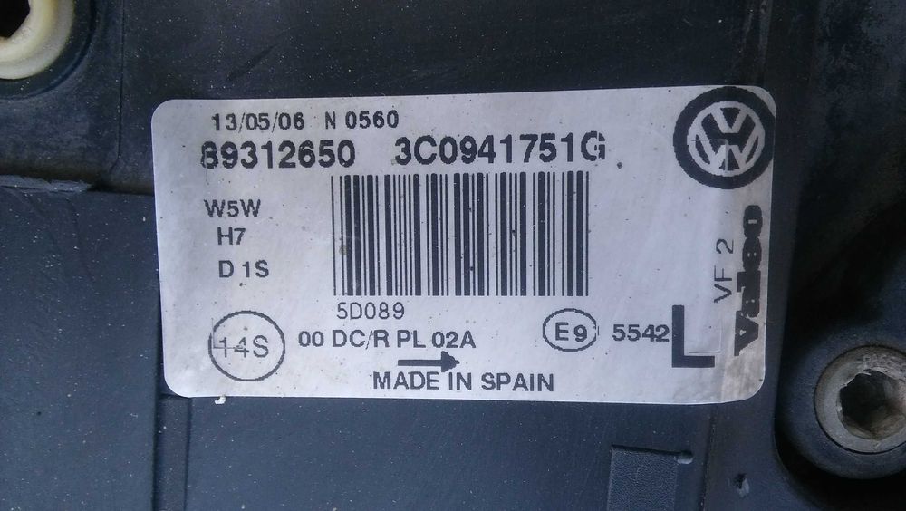 VW Passat B6,od 05r,lampy przód,XENON,Lewa+Prawa,kompletne,Valeo,orygi