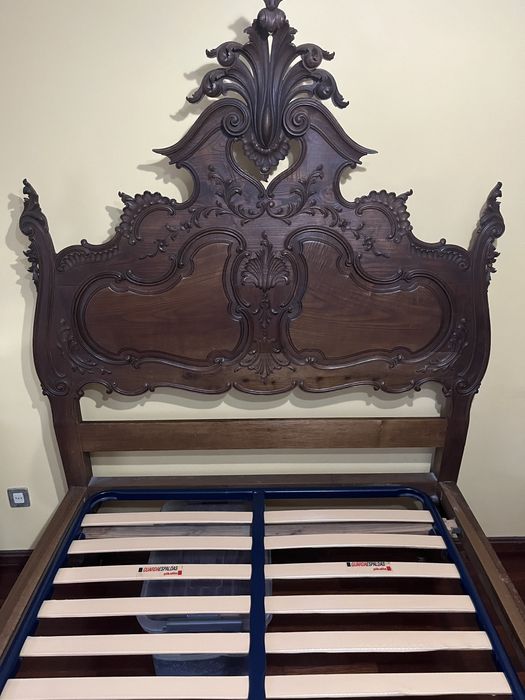 Cama em madeira Vintage