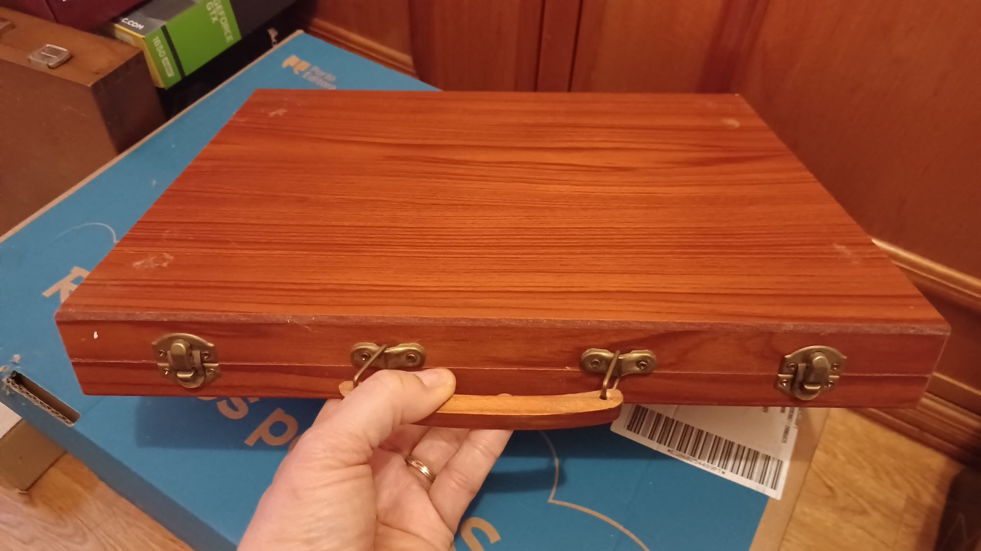 Mala estojo com material de escritorio