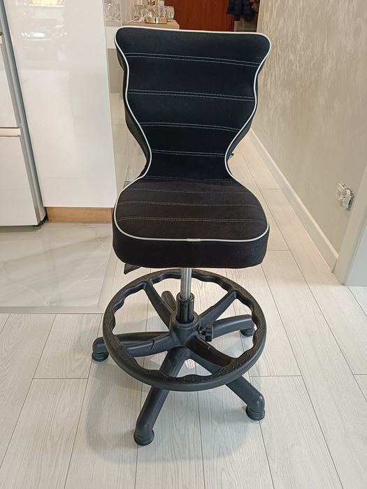 Krzesło fotel do biurka Entelo 3