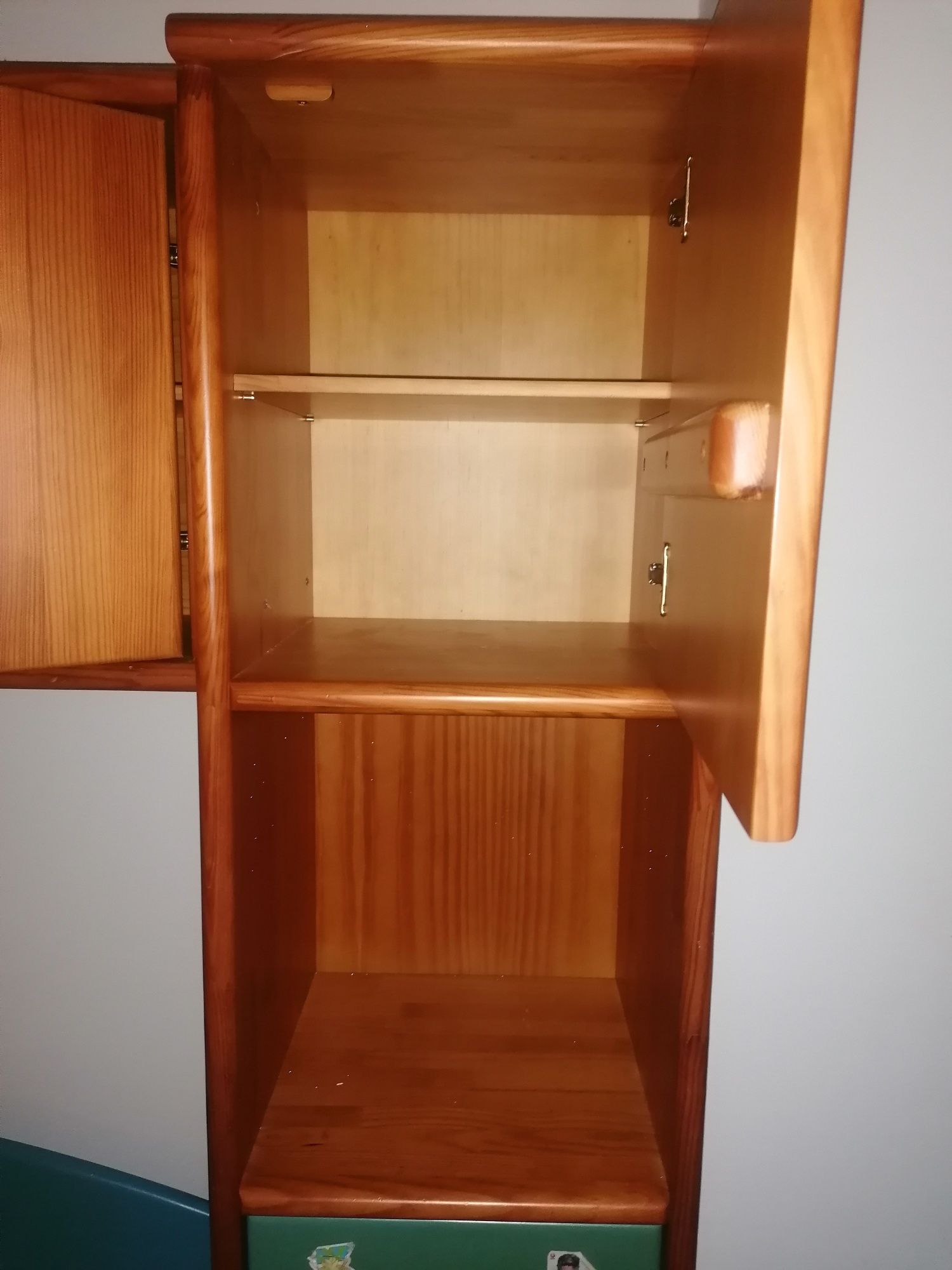 Vendo Estúdio juvenil, com roupeiro de canto c/ oferta de colchão