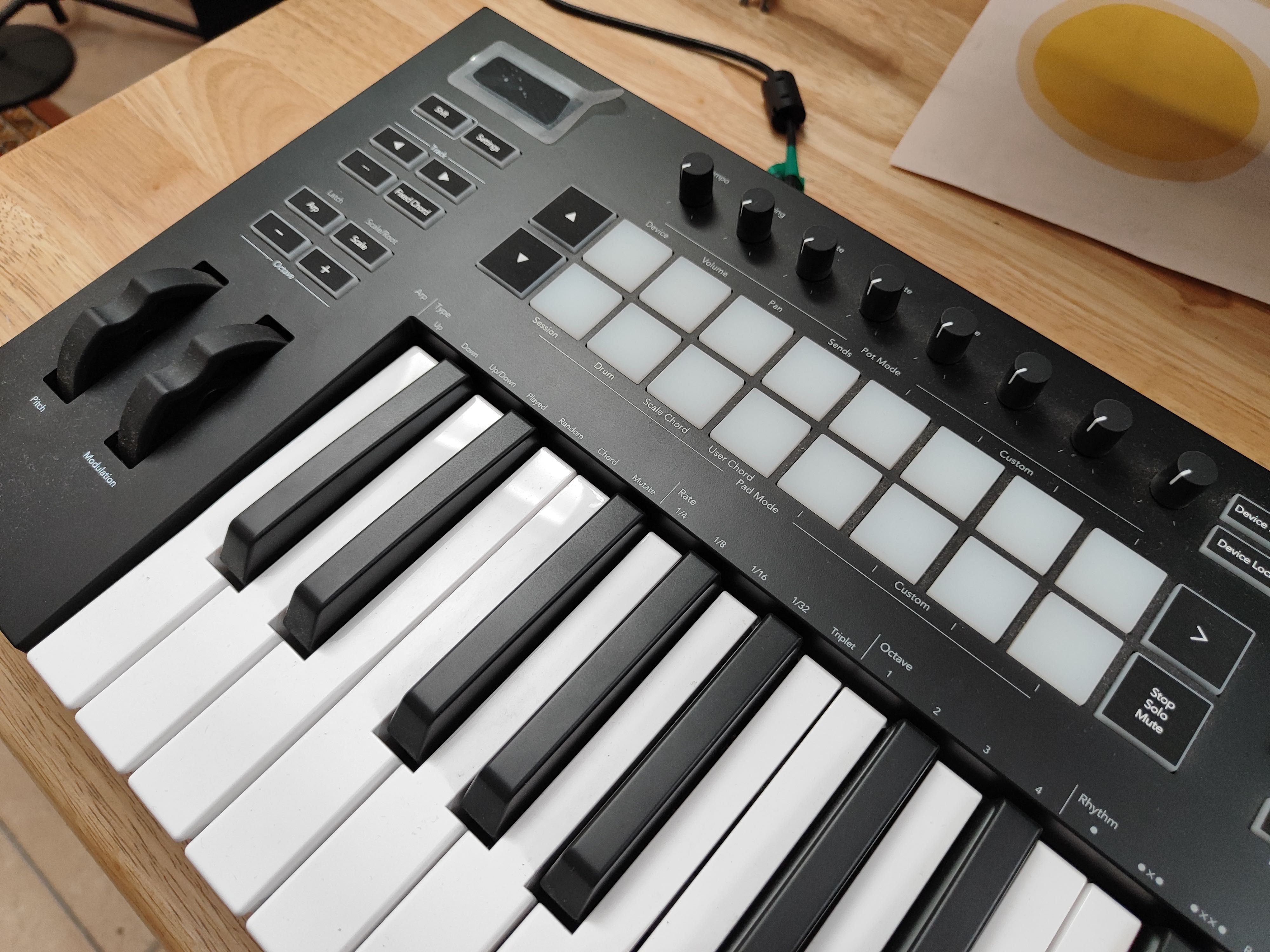 Novation Launchkey 49 MK3 Teclado MIDI