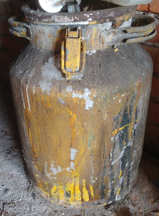 Сурік залізний жовтого кольору