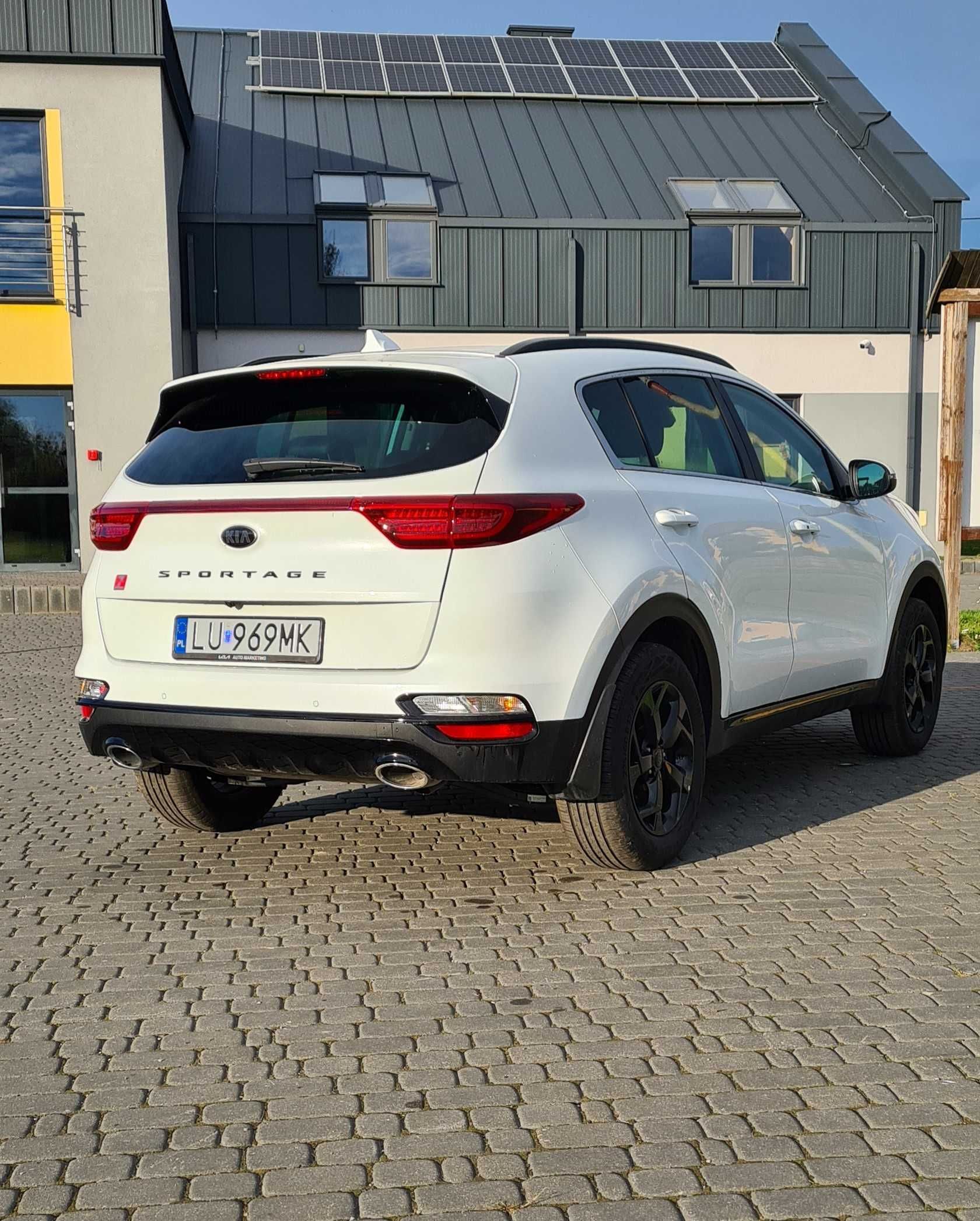 Kia Sportage 1.6 GDI  | Black Edition | Deluxe White | 2WD