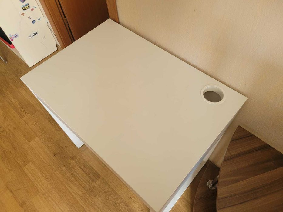 Стіл ІКЕА Мікке білий, 73x50 см