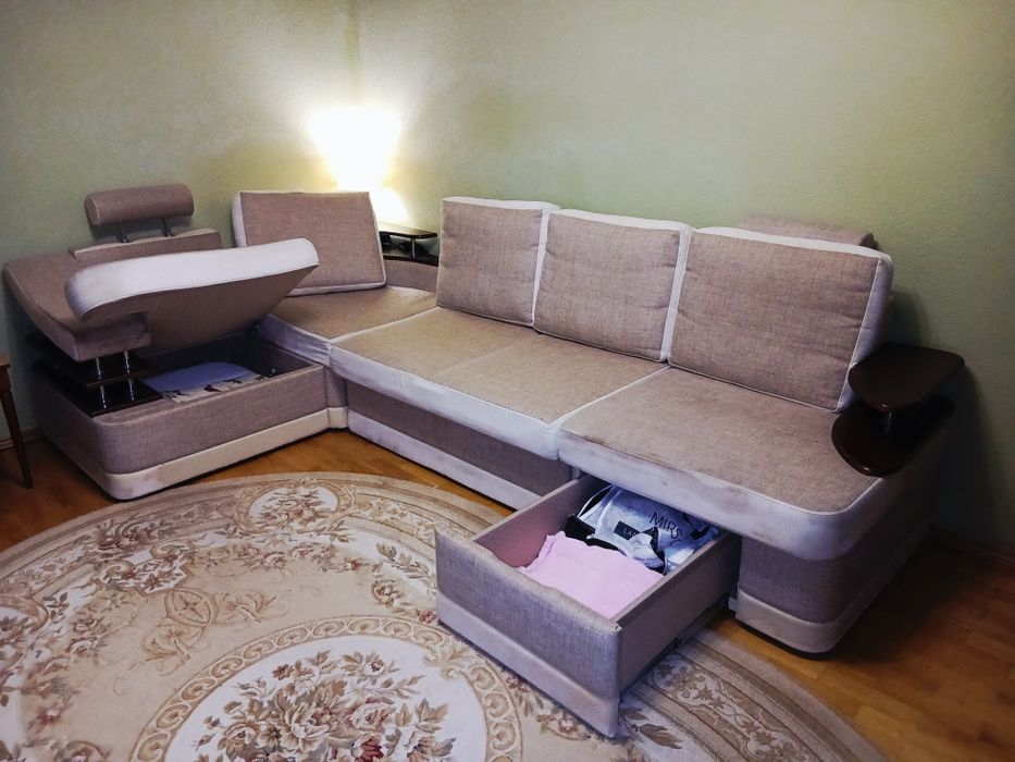 Кутовий диван великий