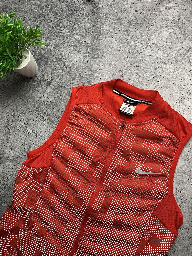 Женская жилетка Nike Aeroloft FlashVest!