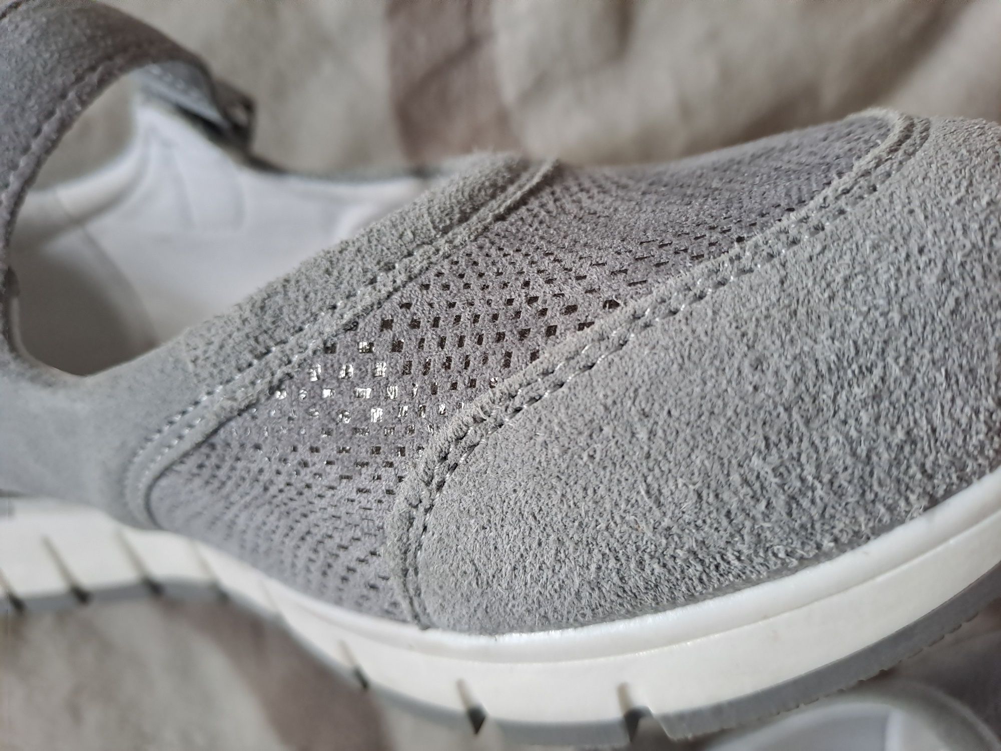 Medyczne buty marki MEDICUS stan jak nowe rozm 29 ( 25 cm).