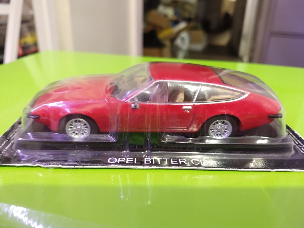 Масштабна модель авто Opel Bitter CD. Масштаб 1/43