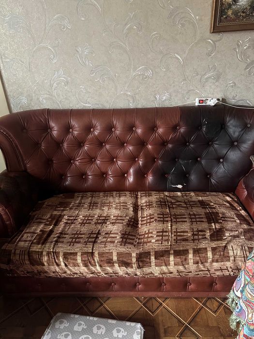 диван кожа  и два кресла (ткань)