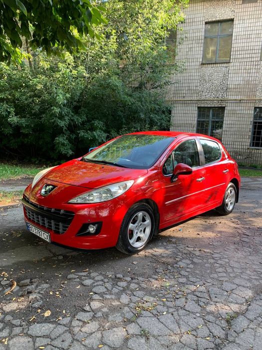 Пежо 207 1.4 бензин