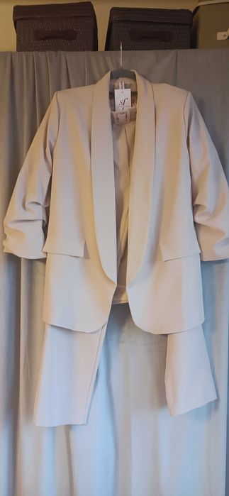 Garnitur damski włoski beżowy XL