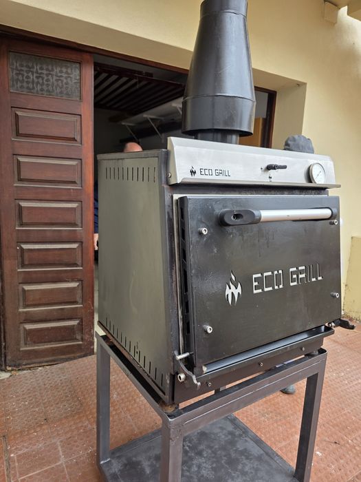 Forno a carvão, como novo (Não aceito pagamentos por Mbway)
