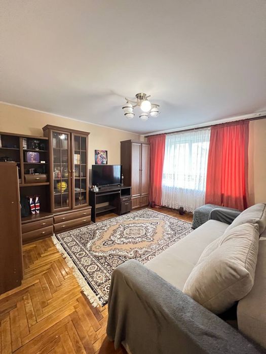 Продається 2-кімнатна квартира у самому ЦЕНТРІ, вул. Коновальця, 46