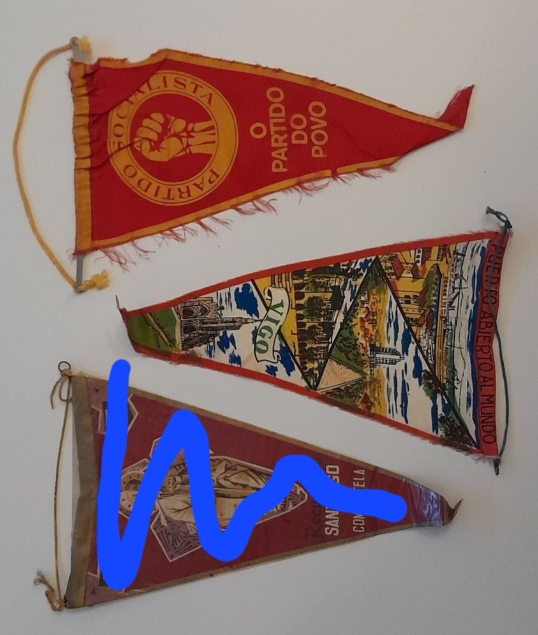 Vários galhardetes Lisboa etc
