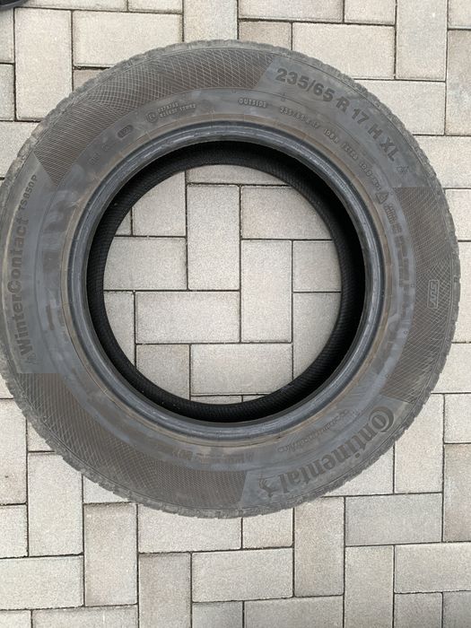 Шини б/у зима 235/65/17 Continental