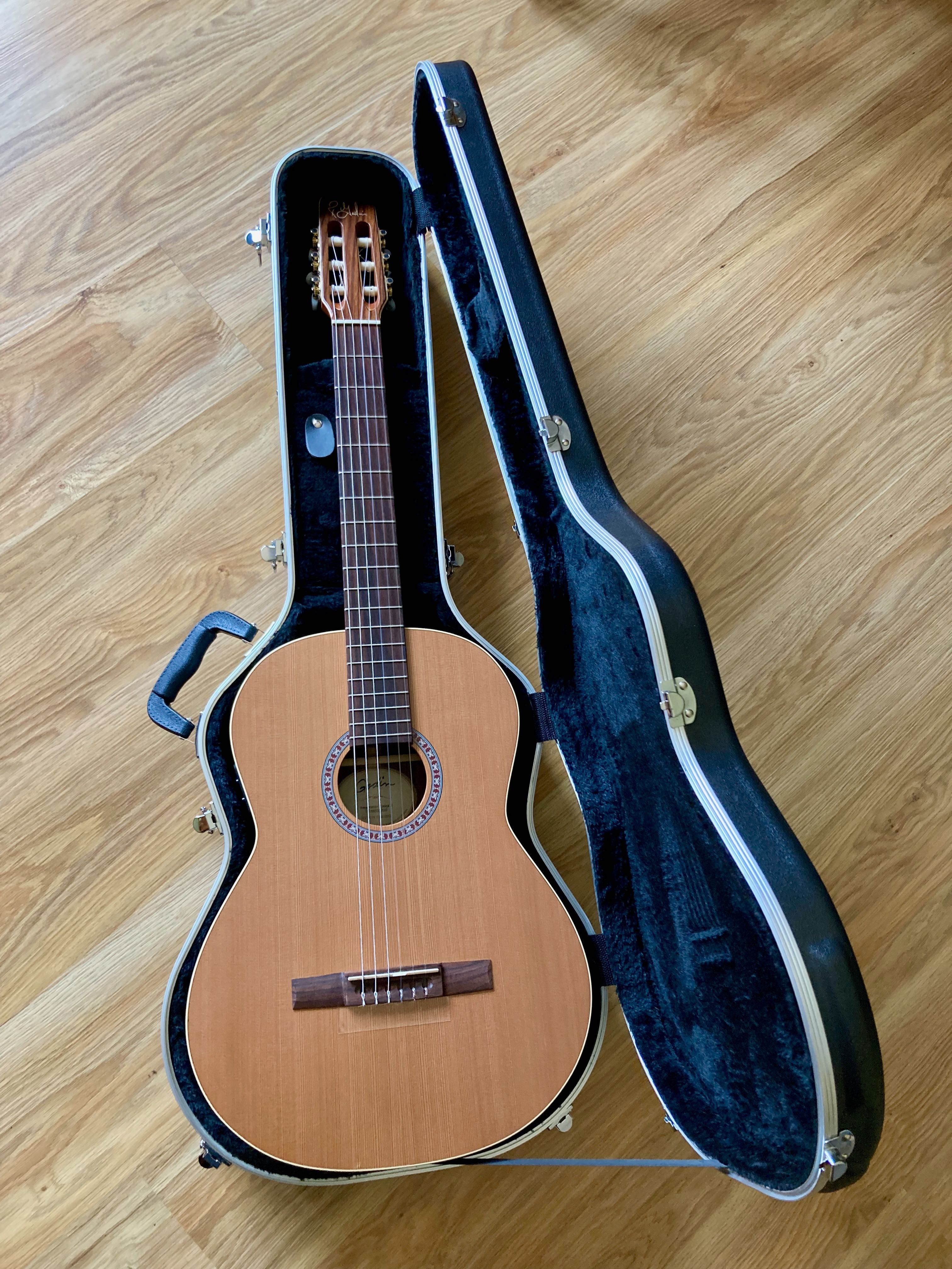 Godin Presentation Clasica II — Guitarra clássica com pickup