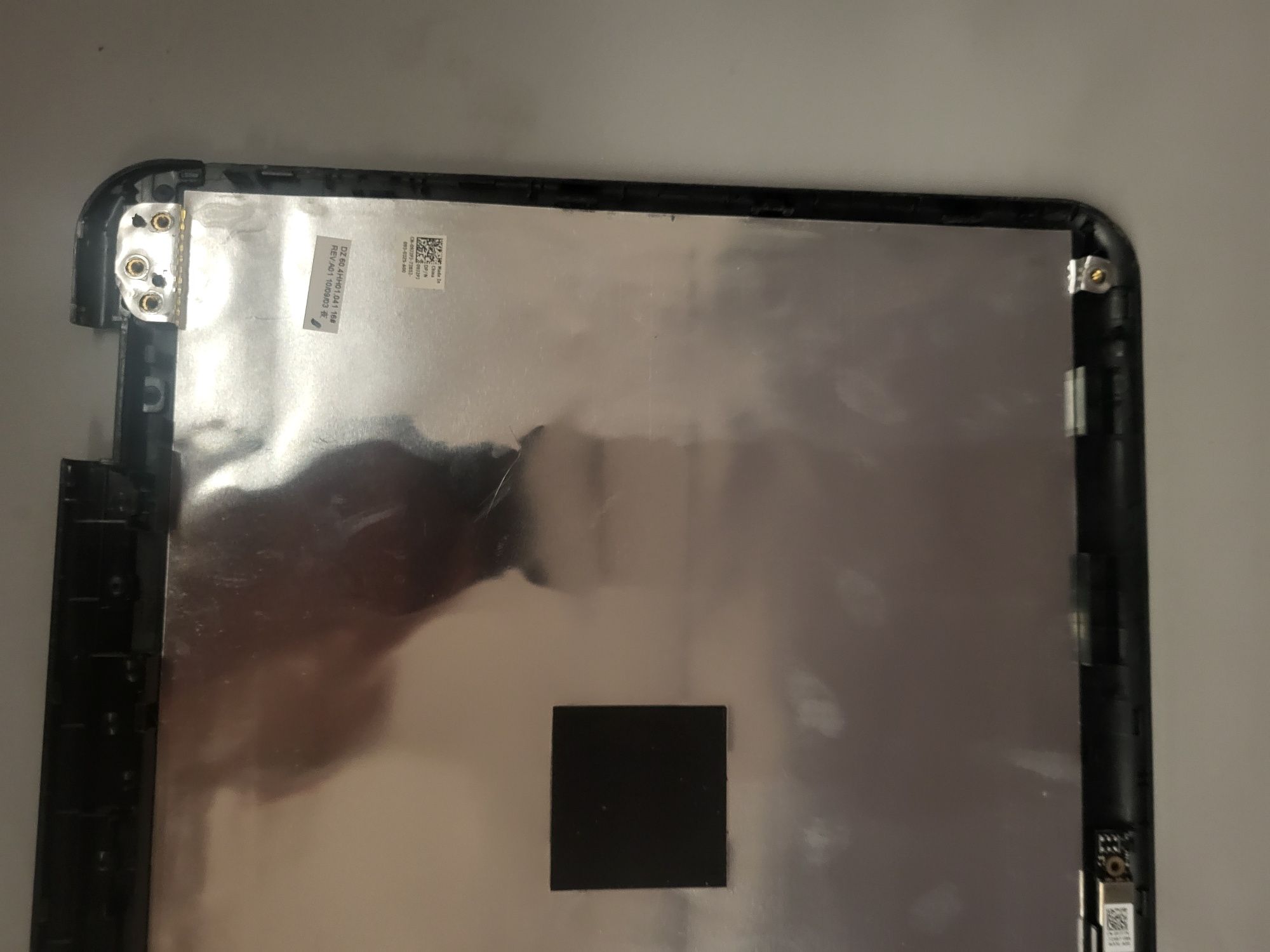 Sprzedam górna tylnią obudowa matrycy do laptopa DELL Inspiron M5010