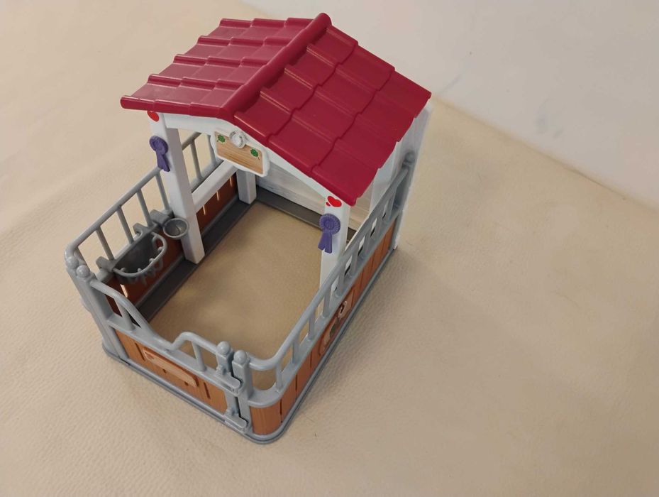 Schleich - box dla konia + figurka konia