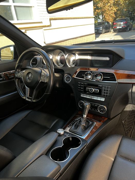 Mercedes-Benz c300 (AMG обвіс) 4х4