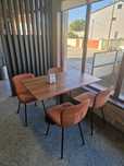 Conjunto: Mesa para 4 pessoas + 4 cadeiras em veludo