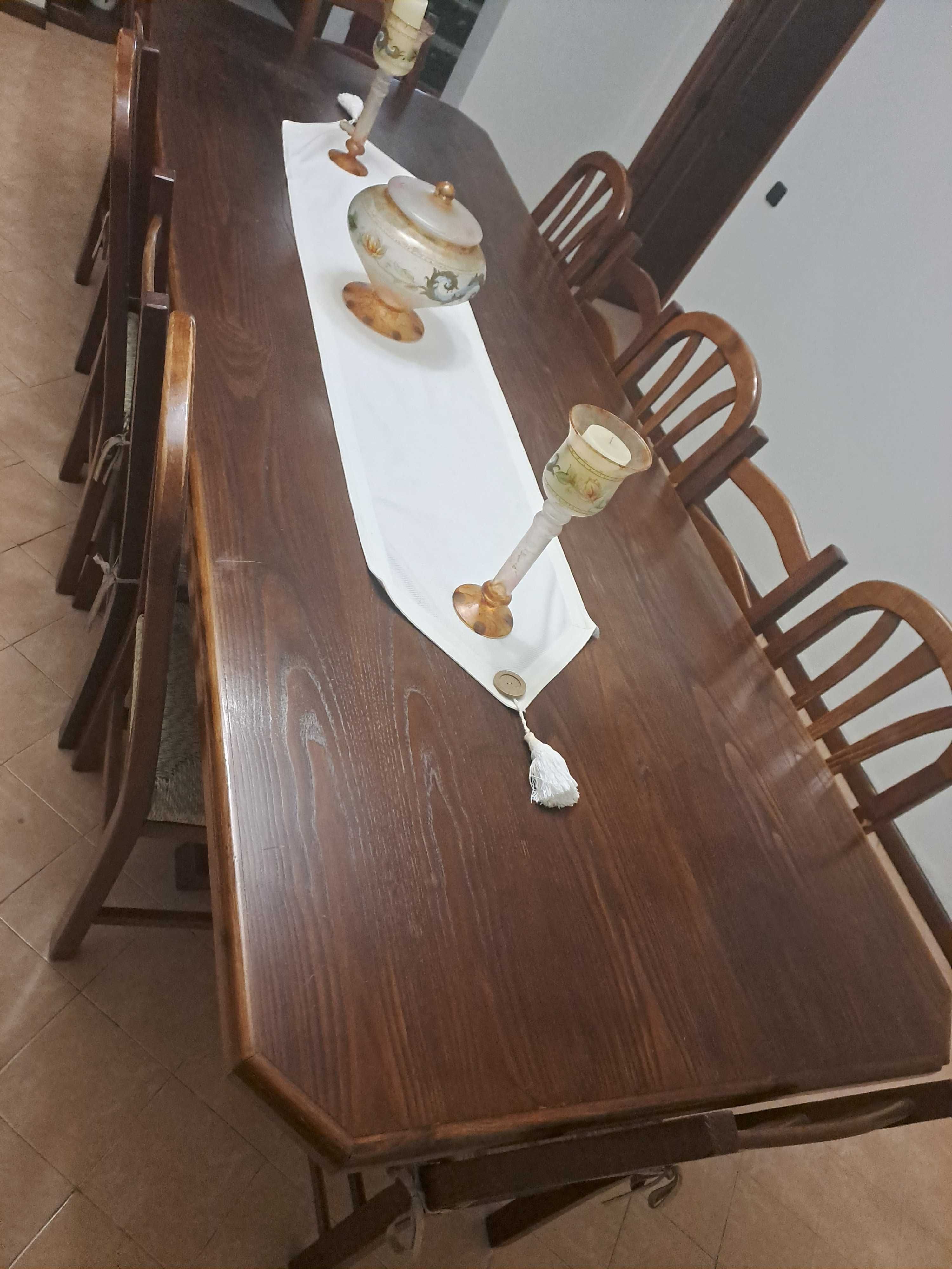 Mesa de madeira para eventos