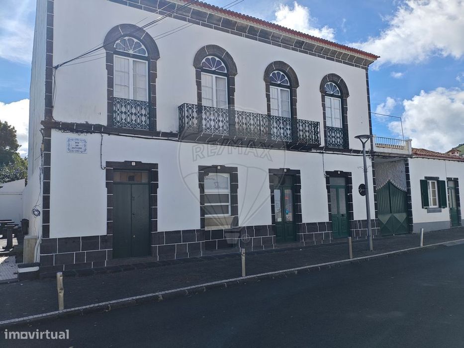 Moradia T5 para venda