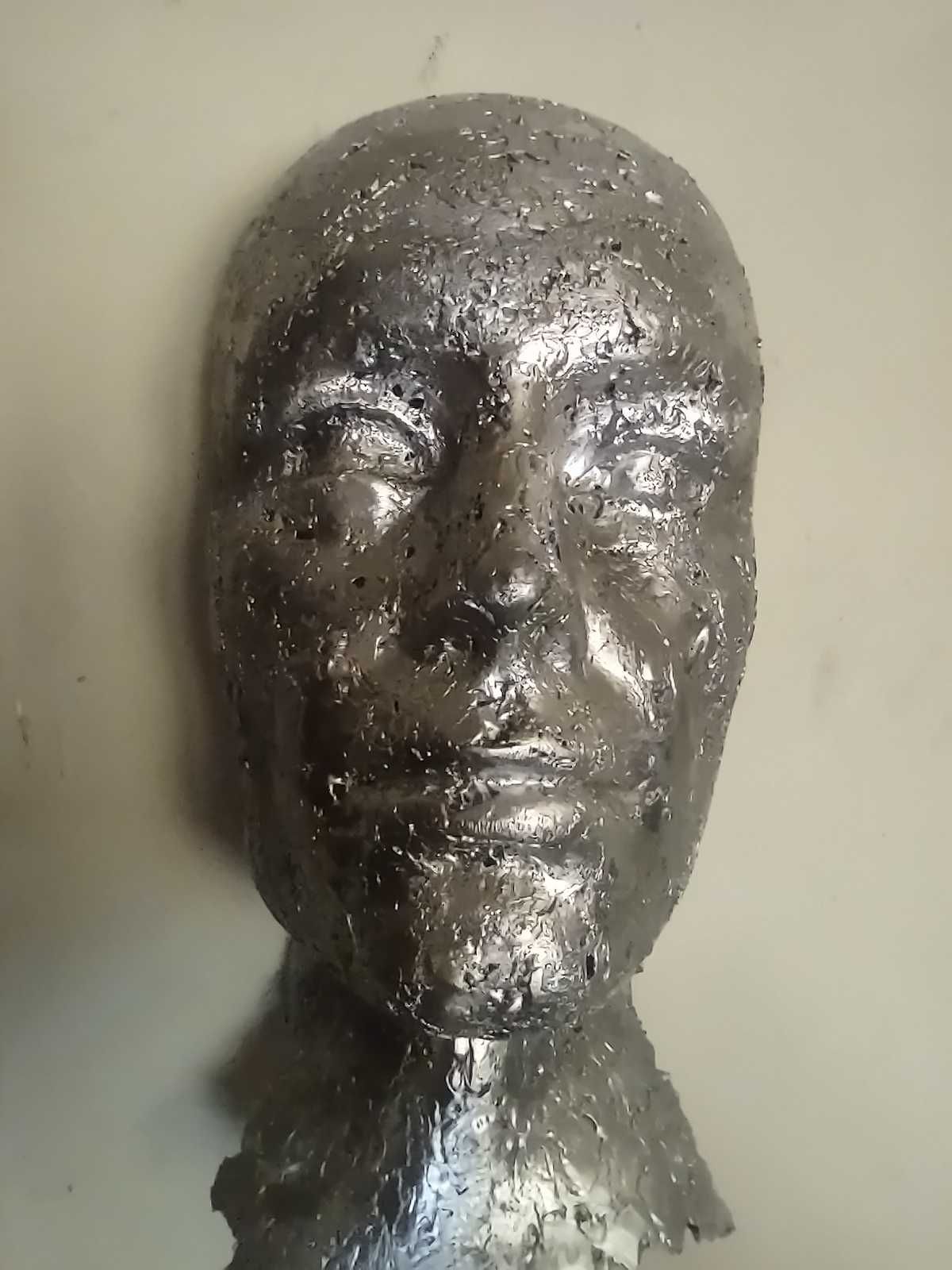 Rzeźba z metalu maska twarz rękodzieło