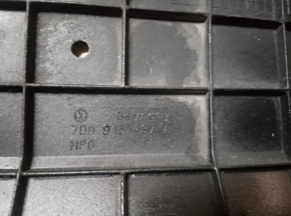 VW T4 osłona boczna akumulatora nieuszkodzona gwarancja