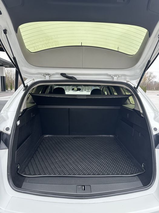 Opel Astra j автомобіль в чудовому стані