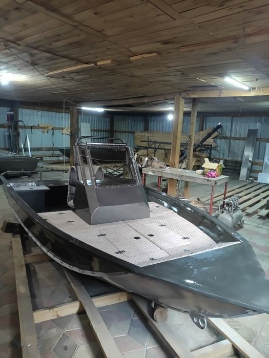 Продам моторний човен