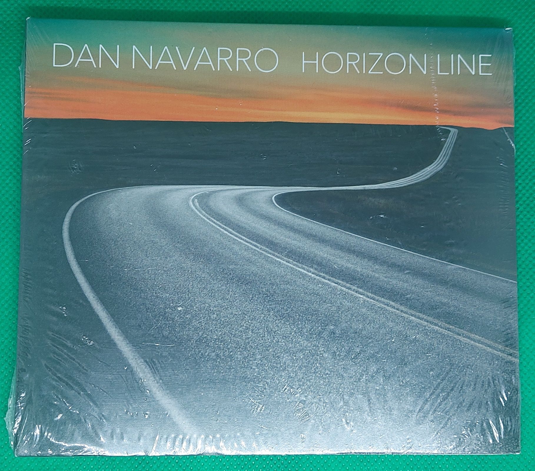 Horizon Line Dan Navarro Digipack.Folia.2022r.