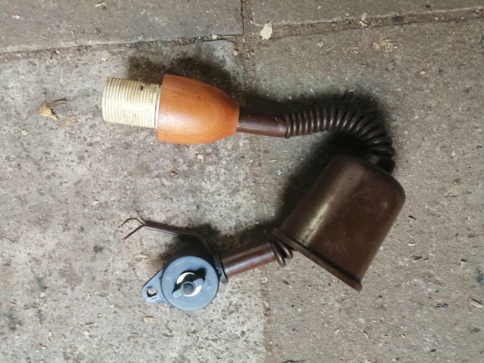Sprzedam oprawę elektryczną z kloszem