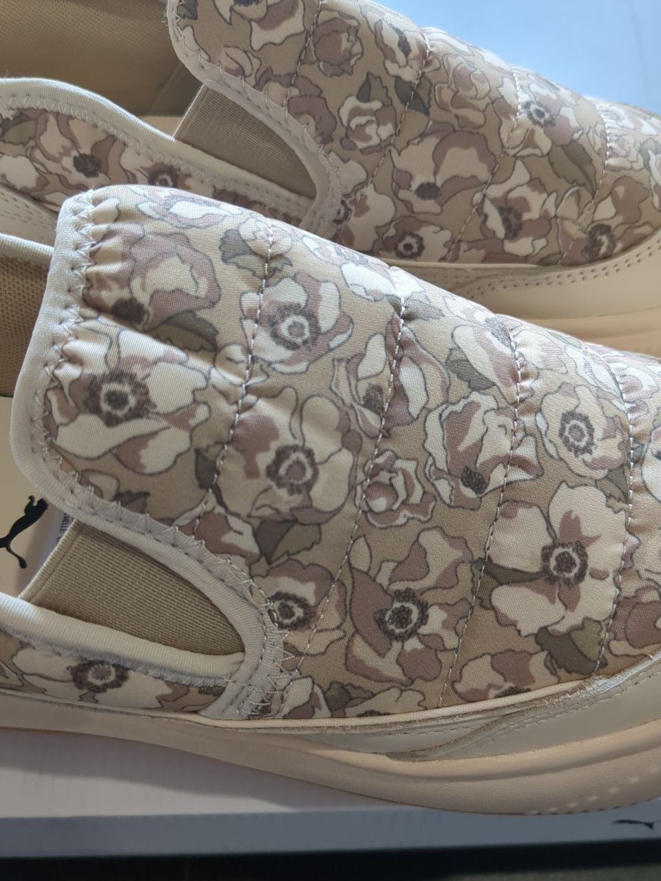 Сліпони Puma X Liberty Suede Mayu Slip-On Sneakers.