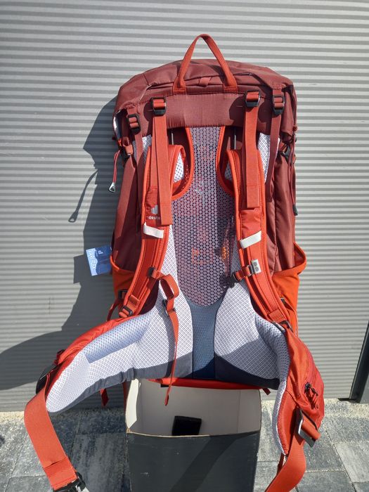 Plecak turystyczny trekkingowy w góry Deuter Futura Air Trek 45 + 10