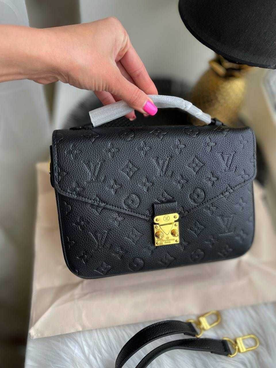 сумочка Louis Vuitton Premium 
Є фабричний номер