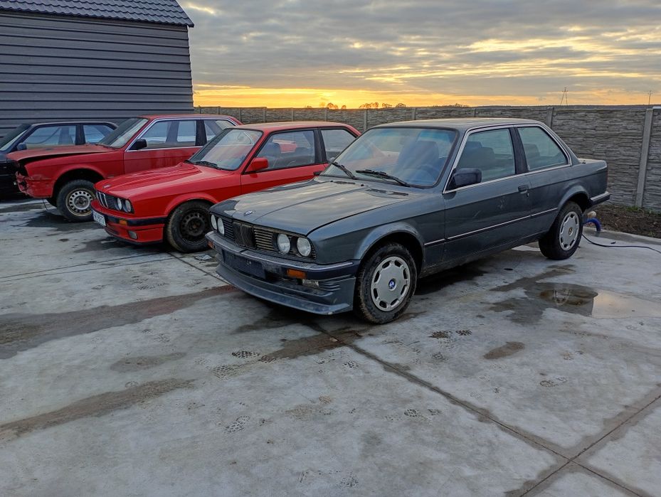 Bmw e30 coupe 323i wąska lampa 6 cylindrów