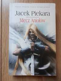 Miecz Aniołów, Jacek Piekara