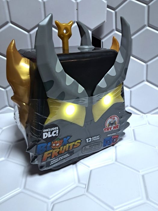 Blox fruits на 12 елементів набір Ember Dragon Ultimate Bundle з США