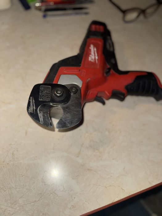 Obcinak do kabli milwaukee M12 CC