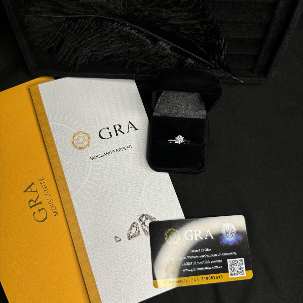 Каблучка з муассанітом 1 ct
