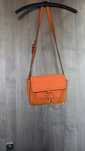 Bolsa  tiracolo   .